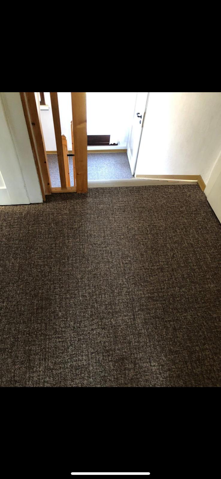 Teppichboden im Flur, robust und trittschalldämmend, verlegt im Raum Freiberg